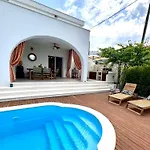 The Three Flowers Pool House Appartement