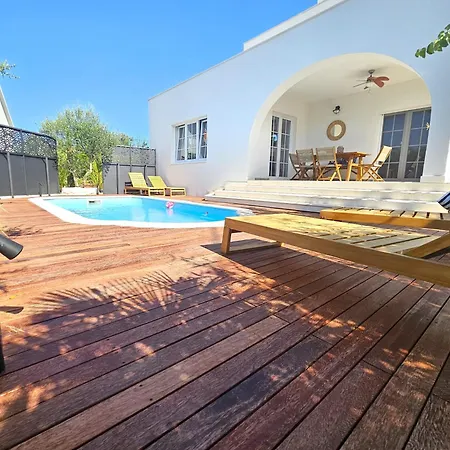 The Three Flowers Pool House Apartmán Trogir