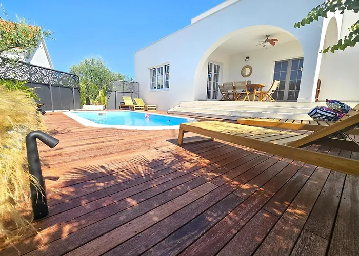 The Three Flowers Pool House Apartmán Trogir