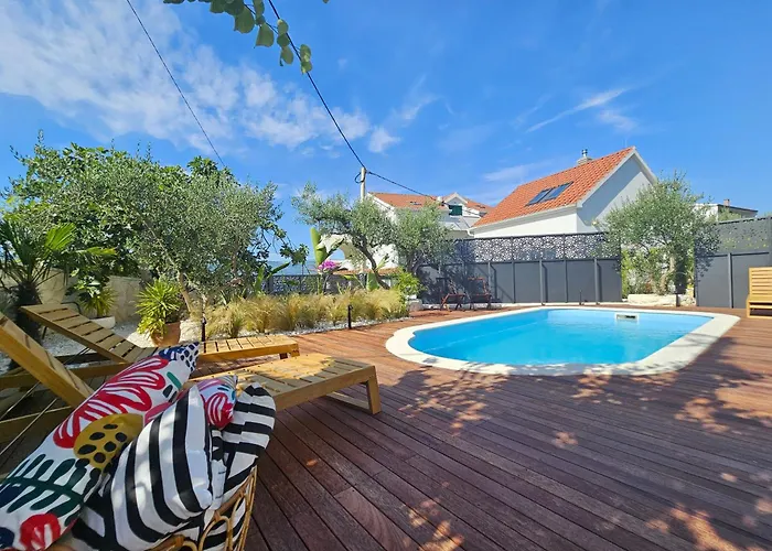 Apartmán The Three Flowers Pool House