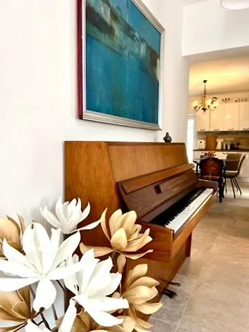 Apartmán The Three Flowers Pool House