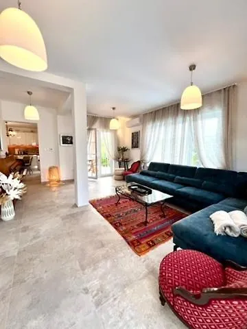 The Three Flowers Pool House Apartmán Trogir