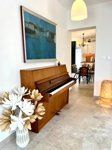 Apartmán The Three Flowers Pool House