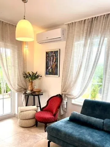 Apartmán The Three Flowers Pool House Trogir