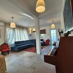 The Three Flowers Pool House Daire Trogir