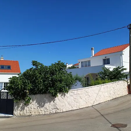 Appartement The Three Flowers Pool House *