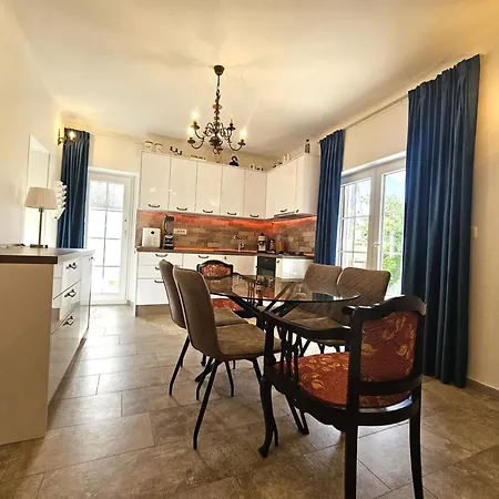 Appartement The Three Flowers Pool House