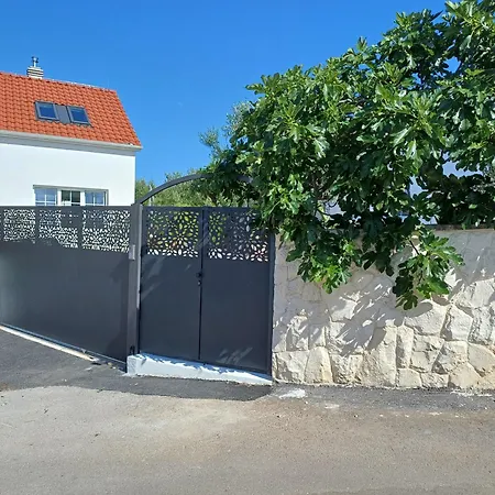 Appartement The Three Flowers Pool House