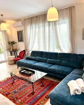 The Three Flowers Pool House * Trogir