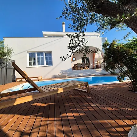 Appartamento The Three Flowers Pool House Traù
