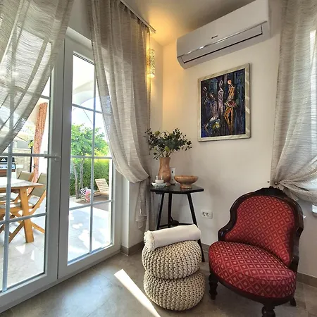 The Three Flowers Pool House Appartement Trogir