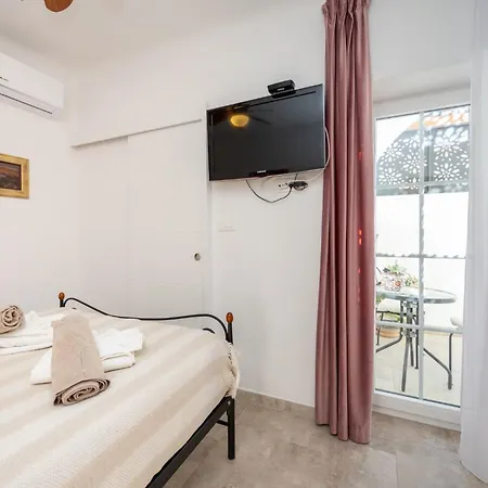 Apartmán The Three Flowers Pool House Trogir