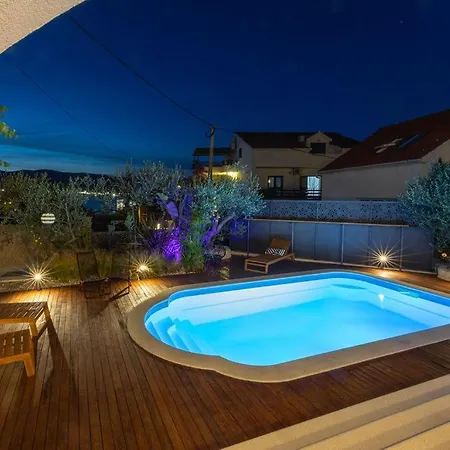 Apartmán The Three Flowers Pool House Trogir