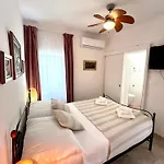 Apartman The Three Flowers Pool House Trogir