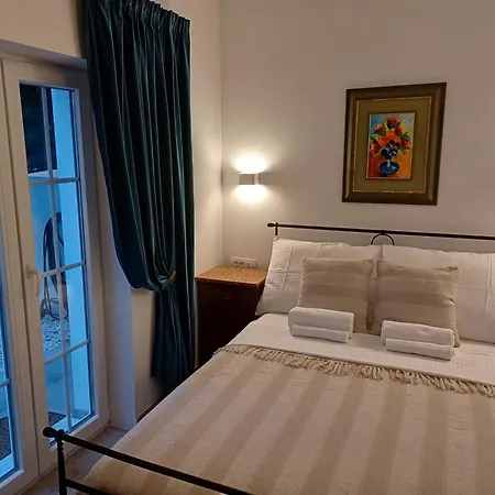 아파트 The Three Flowers Pool House 트로기르